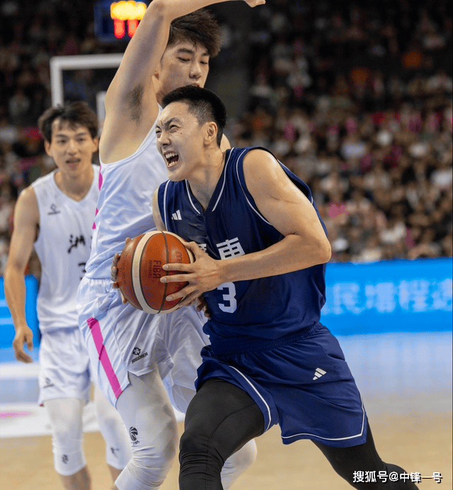 开云体育在线平台-包含加时末段深圳男篮备战NBA总决赛，手感冰凉细节曝光，态度坚定，赛季目标并未改变的词条