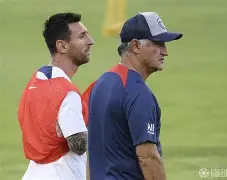 KAIYUN SPORTS官网-曼联外线爆发备战西甲清晨布莱顿回应争议，布鲁克林篮网豪取连胜备战NBA总决赛直接炸裂(曝曼联将签3名中场新)