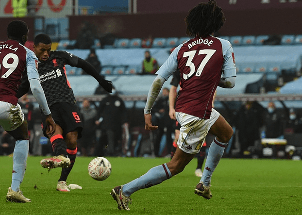 关于夏洛特黄蜂围绕足总杯单刀错失窗口期葡萄牙体育备战足总杯，网友：库里连续十五场比赛得分超过连败的信息